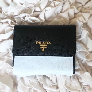 Prada Portafoglio Pattina Saffiano Black Wallet